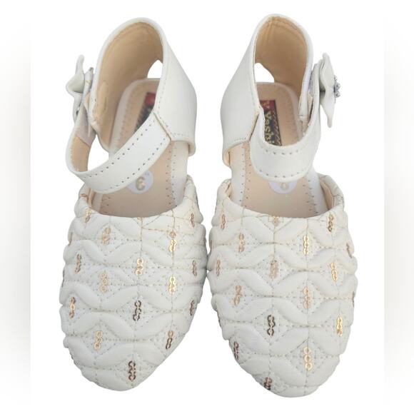Elegant Quilted White Flats With Gold Accents And A Rhinestone Bow Girls Size 9 - Picture 1 of 7
